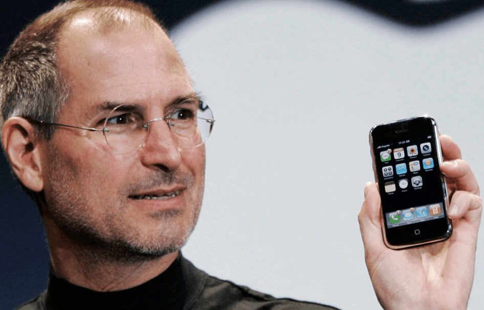 Direto do túnel do tempo: Há 10 anos Steve Jobs apresentava o Iphone para o Mundo.