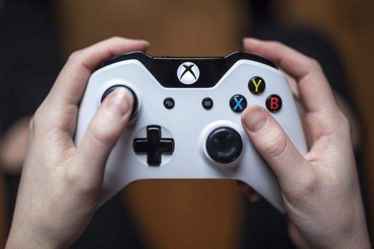 Close em controle branco de XBOX 360